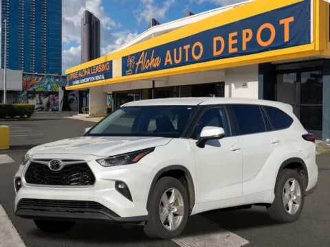 White 2023 Toyota Highlander L for sale in Honolulu, HI