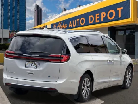 More photos of 2021 Chrysler Pacifica Hybrid Pinnacle at Aloha Auto Depot LLC., HI