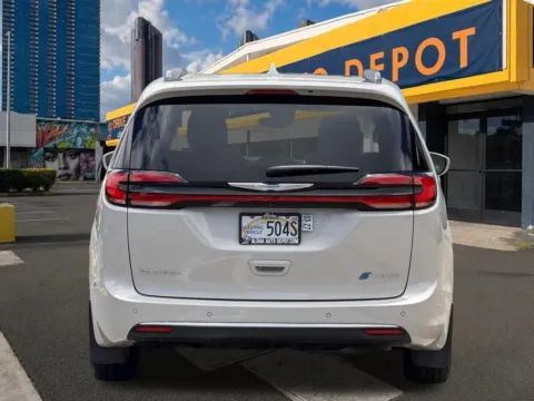 More photos of 2021 Chrysler Pacifica Hybrid Pinnacle at Aloha Auto Depot LLC., HI