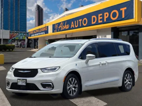 White 2021 Chrysler Pacifica Hybrid Pinnacle for sale in Honolulu, HI