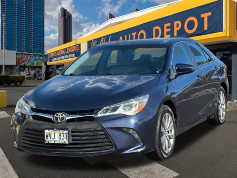 Blue 2015 Toyota Camry XLE for sale in Honolulu, HI