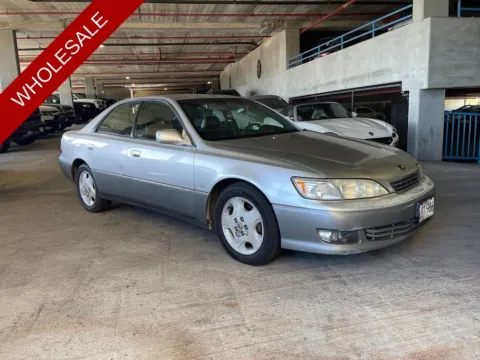 Another view of 2000 Lexus ES 300 for sale in Honolulu, HI at Aloha Auto Depot LLC.