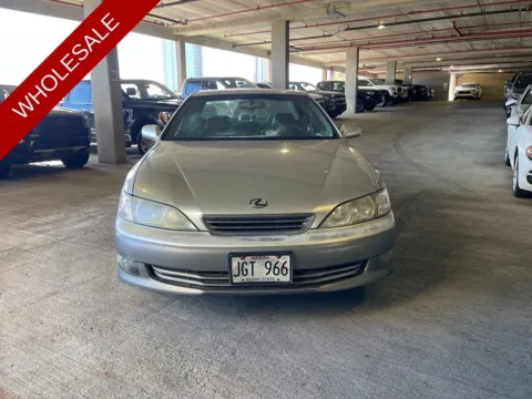 Photos of 2000 Lexus ES 300 for sale in Honolulu, HI at Aloha Auto Depot LLC.