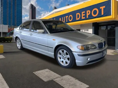 Another view of 2004 BMW 3 Series 325i for sale in Honolulu, HI at Aloha Auto Depot LLC.