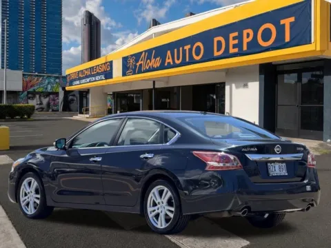 Another view of 2013 Nissan Altima 3.5 SV for sale in Honolulu, HI at Aloha Auto Depot LLC.