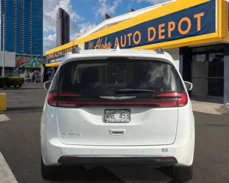 More photos of 2022 Chrysler Pacifica Touring L at Aloha Auto Depot LLC., HI