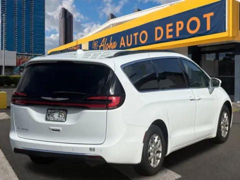 More photos of 2022 Chrysler Pacifica Touring L at Aloha Auto Depot LLC., HI