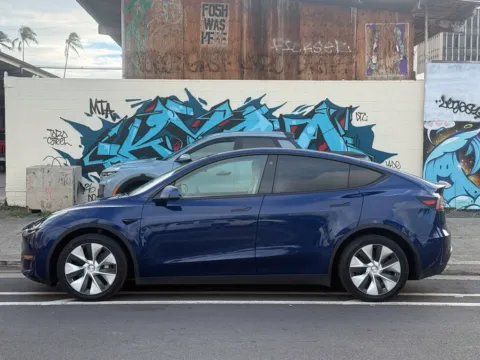 Photos of 2021 Tesla Model Y Long Range for sale in Honolulu, HI at Aloha Auto Depot LLC.