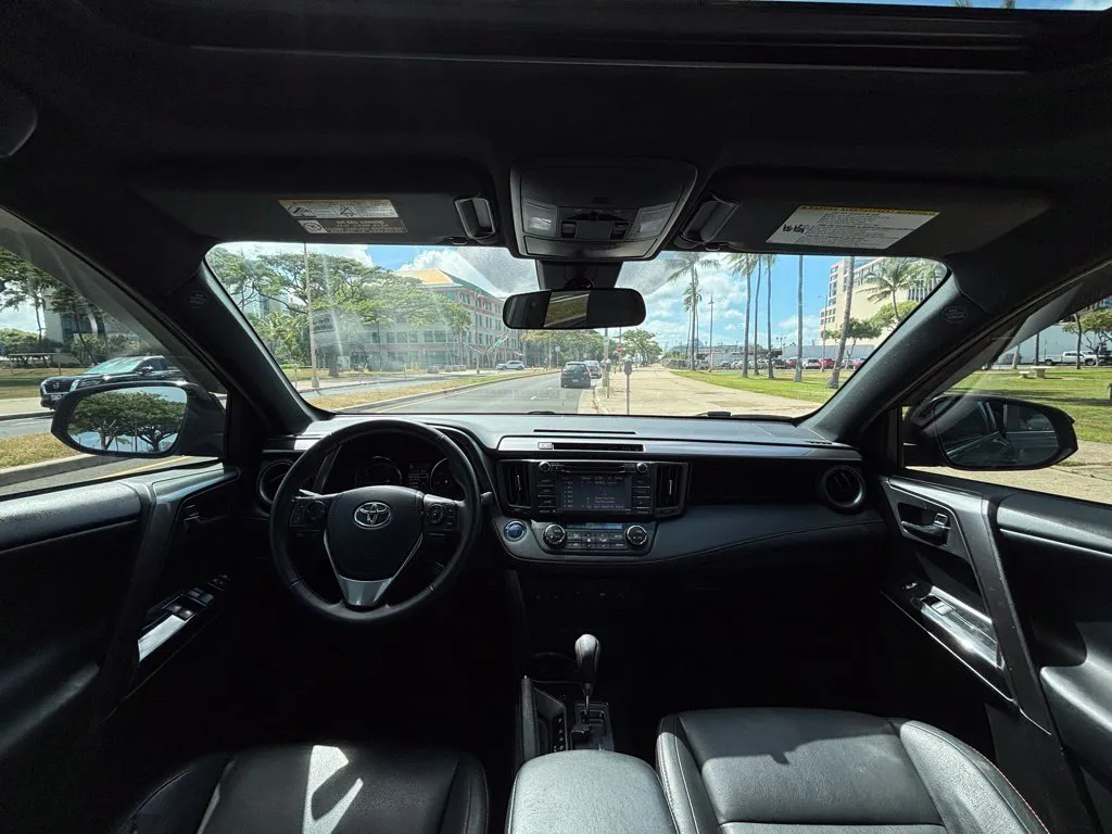 2018 Toyota RAV4 SE - Photo 12