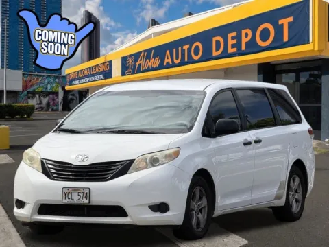 White 2014 Toyota Sienna L for sale in Honolulu, HI
