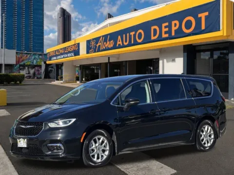 Black 2023 Chrysler Pacifica Touring L for sale in Honolulu, HI