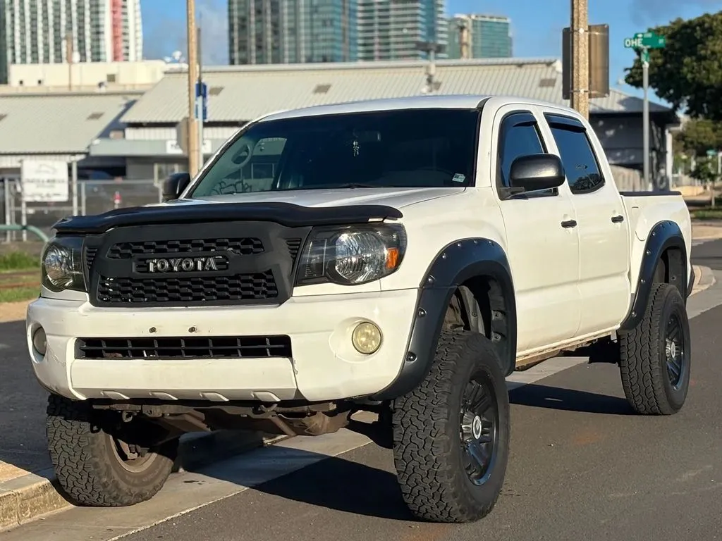 White 2006 Toyota Tacoma PreRunner for sale in Honolulu, HI