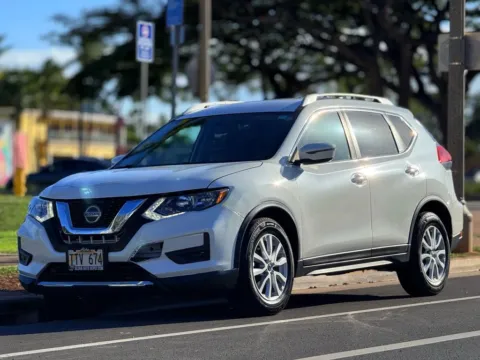 White 2018 Nissan Rogue SV for sale in Honolulu, HI