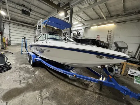 Photos of 2007 CENTURION C4 ELITE for sale in Fargo, ND at McLaughlin's RV and Marine - Fargo