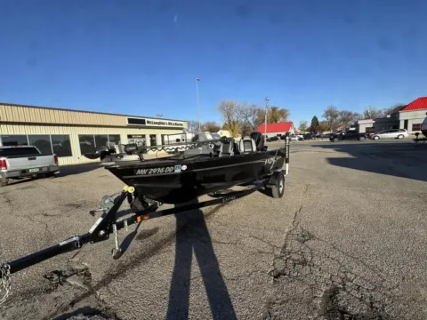 More photos of 2015 LUND FURY 1625 XL SIDE CONSOLE 60HP at McLaughlin's RV and Marine, ND