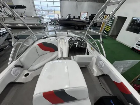 Another view of 2005 MOOMBA OUTBACK for sale in Fargo, ND at McLaughlin's RV and Marine - Fargo