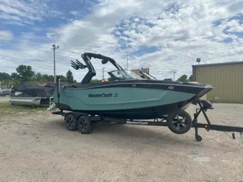 Photos of 2024 MASTERCRAFT XT22 for sale in Detroit Lakes, MN at McLaughlin's RV & Marine - Detroit Lakes