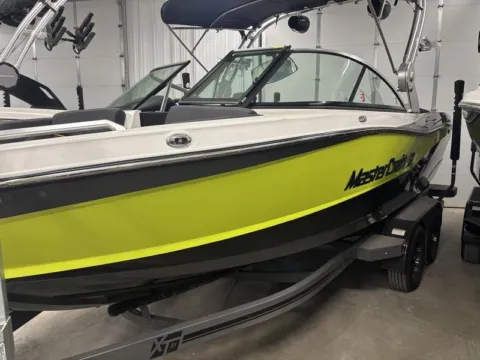 Black 2021 MASTERCRAFT XT21 for sale in Fargo, ND