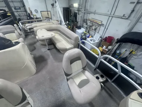 More photos of 2015 SUNTRACKER FISHIN BARGE 22 DLX 90HP BUNK TRAILER FISHIN BARGE 22 DLX 90HP at McLaughlin's RV and Marine - Fargo, ND