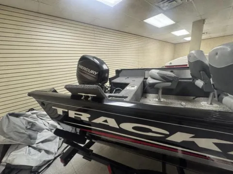 More photos of 2016 TRACKER PRO GUIDE V16 60HP at McLaughlin's RV and Marine, ND