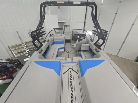 Photos of 2023 MOOMBA MONDO for sale in Fargo, ND at McLaughlin's RV and Marine