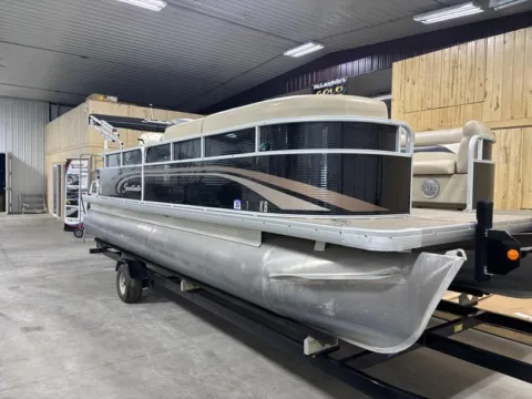 Unknown 2014 GODFREY SWEETWATER 2286 CRUISE 70HP BUNK TRAILER for sale in Fargo, ND