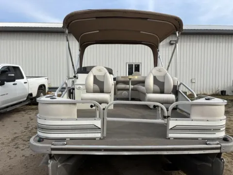 More photos of 2007 PALM BEACH CM200 50HP SEA LEGS at McLaughlin's RV and Marine, ND