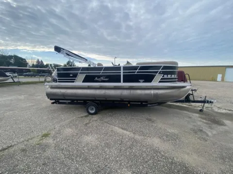 Unknown 2019 SUNCHASER GENEVA 20 TRIPLE 90HP AND BUNK TRAILER for sale in Fargo, ND