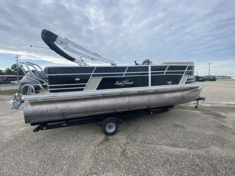 Another view of 2019 SUNCHASER GENEVA 20 TRIPLE 90HP AND BUNK TRAILER for sale in Fargo, ND at McLaughlin's RV and Marine