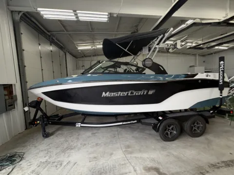 More photos of 2025 MASTERCRAFT XT22T DEMO at McLaughlin's RV and Marine - Fargo, ND
