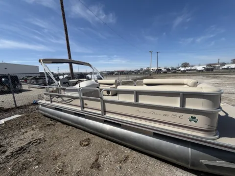 More photos of 2008 WEERES SPORTSMAN DELUXE 220 SE 60HP at McLaughlin's RV and Marine - Fargo, ND