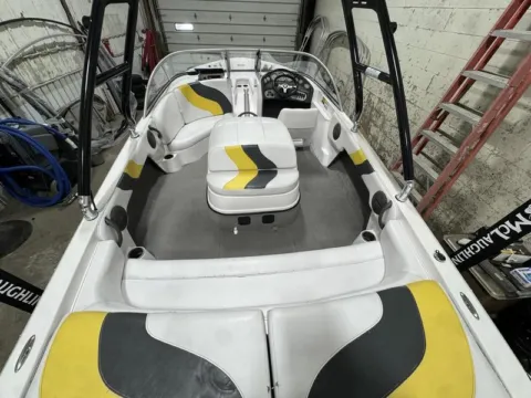 Photos of 2004 MOOMBA OUTBACK for sale in Fargo, ND at McLaughlin's RV and Marine