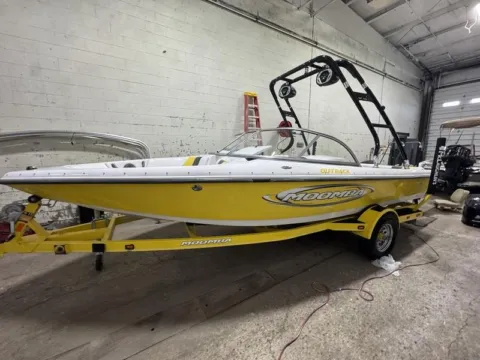 Yellow 2004 MOOMBA OUTBACK for sale in Fargo, ND