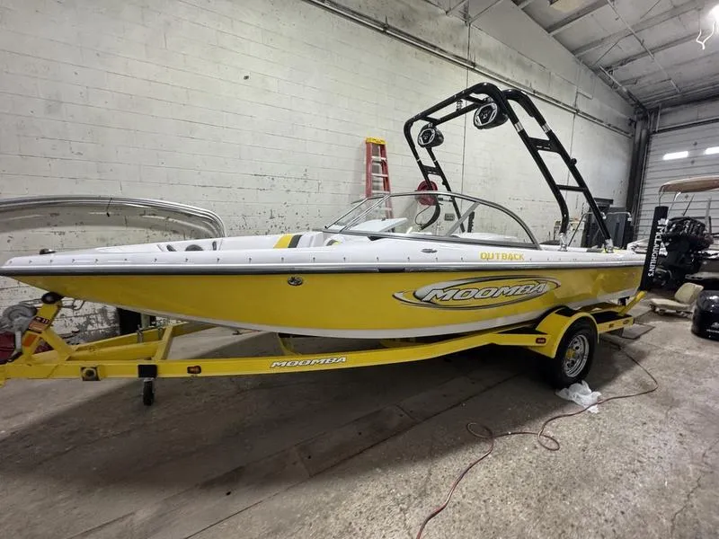Yellow 2004 MOOMBA OUTBACK for sale in Fargo, ND