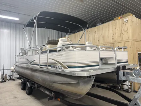 Photos of 2004 NORTHWOOD 2223 COMMANDER 40HP BUNK TRAILER for sale in Fargo, ND at McLaughlin's RV and Marine - Fargo