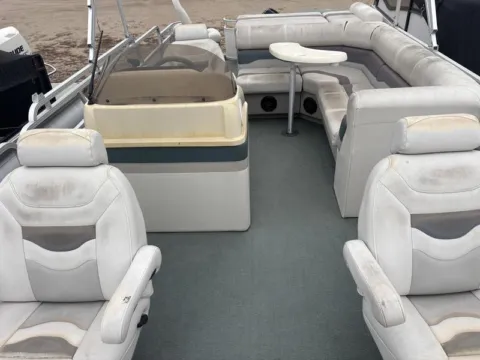 More photos of 2004 NORTHWOOD 2223 COMMANDER 40HP BUNK TRAILER at McLaughlin's RV and Marine, ND