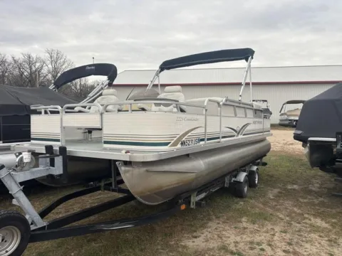 Unknown 2004 NORTHWOOD 2223 COMMANDER 40HP BUNK TRAILER for sale in Fargo, ND