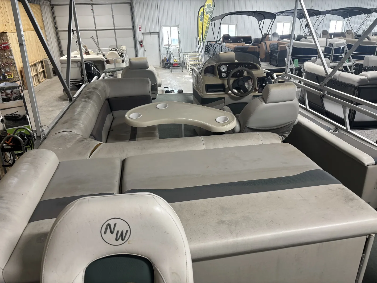 White 2004 NORTHWOOD 2223 COMMANDER 40HP BUNK TRAILER for sale in Fargo, ND