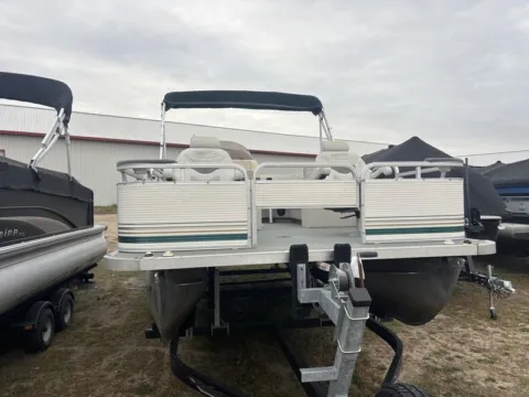 Another view of 2004 NORTHWOOD 2223 COMMANDER 40HP BUNK TRAILER for sale in Fargo, ND at McLaughlin's RV and Marine