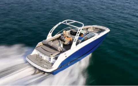 Another view of 2025 FOUR WINNS HORIZON HD3 SURF for sale in Fargo, ND at McLaughlin's RV and Marine