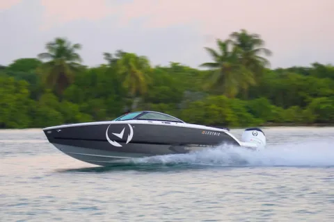 Another view of 2025 FOUR WINNS HORIZON H2 ELECTRIC OUTBOARD for sale in Fargo, ND at McLaughlin's RV and Marine