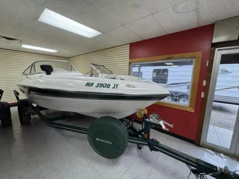 Unknown 2004 FOUR WINNS FREEDOM 180 for sale in Fargo, ND