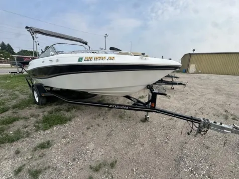 More photos of 2002 FOUR WINNS HORIZON 190 5.0L at McLaughlin's RV and Marine, ND