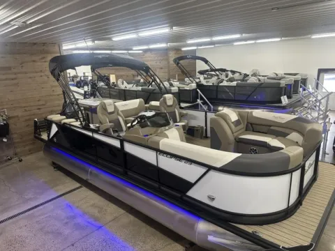 More photos of 2025 SUNCHASER ECLIPSE 23 SBX DH BAR TRIPLE 200HP BUNK TRAILER at McLaughlin's RV and Marine, ND