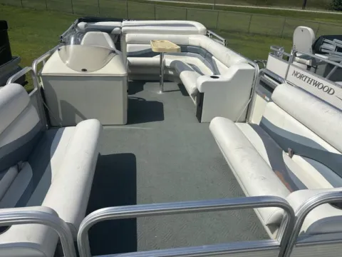 Photos of 2002 LOWE SUNCRUISER TRINIDAD 200 CRS 25HP NEW BUNK TRAILER for sale in Fargo, ND at McLaughlin's RV and Marine