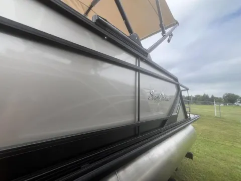 More photos of 2026 SUNCHASER GENEVA SPORT SPORT 23 SB DH TRIPLE 200HP BUNK TRAILER at McLaughlin's RV & Marine - Detroit Lakes, MN