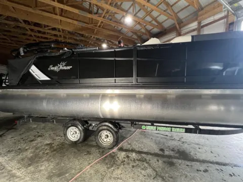 More photos of 2026 SUNCHASER GENEVA SPORT SPORT 23 SB DH TRIPLE 200HP BUNK TRAILER at McLaughlin's RV and Marine, ND