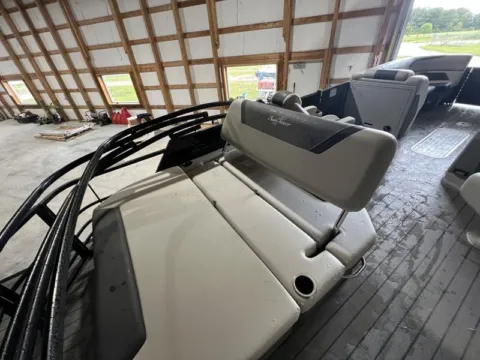 Photos of 2026 SUNCHASER GENEVA SPORT SPORT 23 SB DH TRIPLE 200HP BUNK TRAILER for sale in Fargo, ND at McLaughlin's RV and Marine