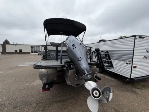 More photos of 2026 SUNCHASER GENEVA SPORT SPORT 25 SB DH TRIPLE 200HP BUNK TRAILER DEMO at McLaughlin's RV and Marine - Fargo, ND