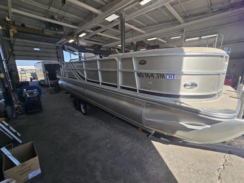 Unknown 2013 SOUTH BAY 522 FCR 150HP TRIPLE TOON MERC TRAILER for sale in Fargo, ND